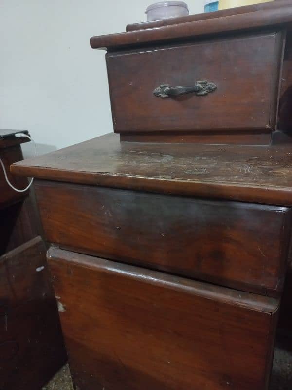 Bed + Dressing table used . whatsup 03424000548 11