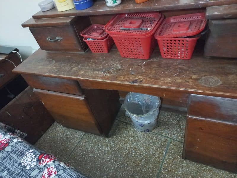 Bed + Dressing table used . whatsup 03424000548 12