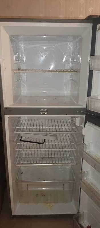 Haier company good condition frige for urgent sale 3