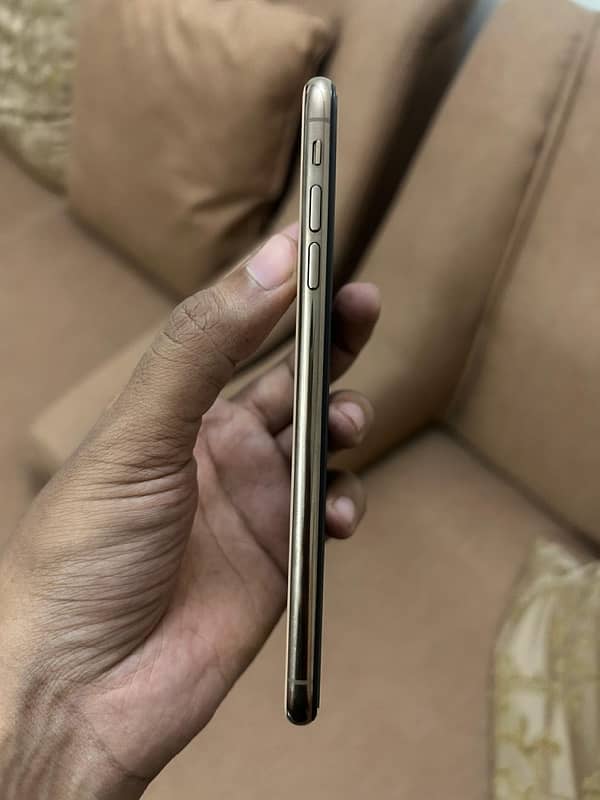 XS MAX 256 GB PTA approved 5