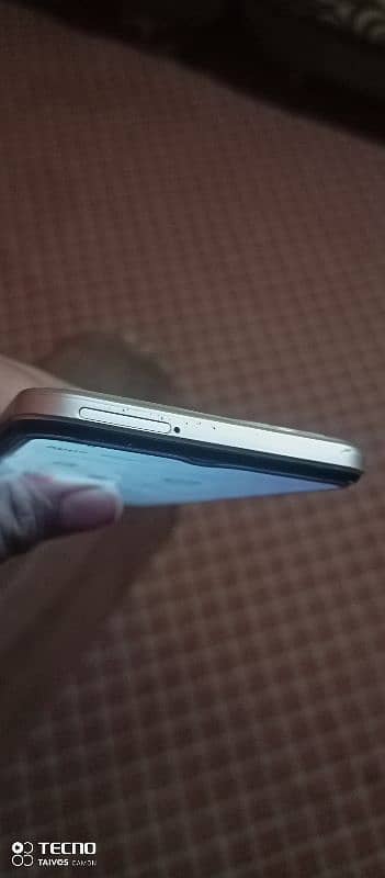 vivo y 33T good condition 10 by 10 complete box 5