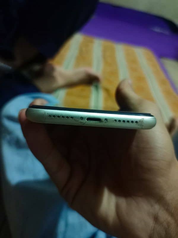 Iphone11nonptajv. 64gb . Phone active ni hota 2