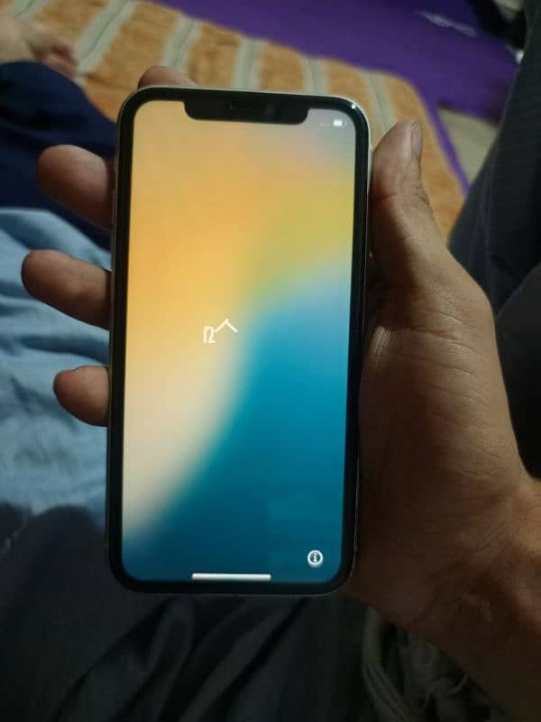 Iphone11nonptajv. 64gb . Phone active ni hota 5