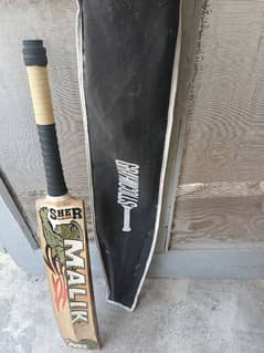 MB MALIK BAT ORIGINAL ONLY 2 MONTHS USED FRESH CONDITION FULLY KNOCKED