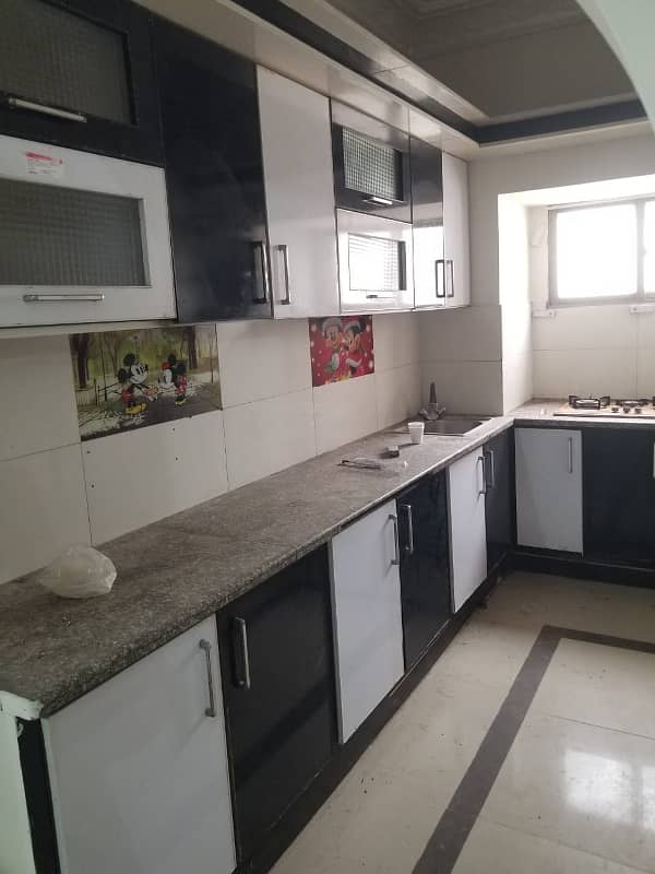 Flat For Sale in Gulshan-e- Haider Apartment, Gulshan-e-Iqbal, Block 3 - First Floor Magnificent Accommodation key Available 4