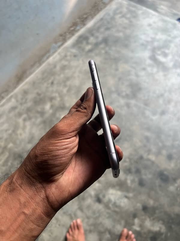 iPhone 11 Non pta factory unlock 64GB 2