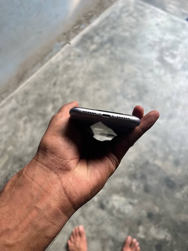 iPhone 11 Non pta factory unlock 64GB 3