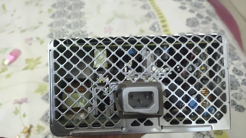 Apple 980w power supply for sale in good price ful 10/10 condition 7