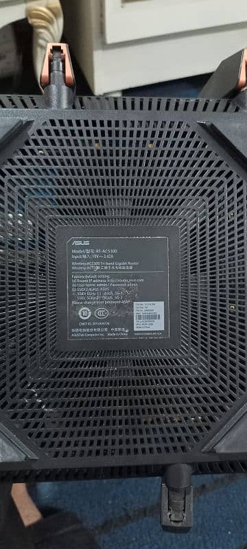 ASUS WiFi Gaming Router (RT-AC5300) - Tri-Band Gigabit Wirele 3