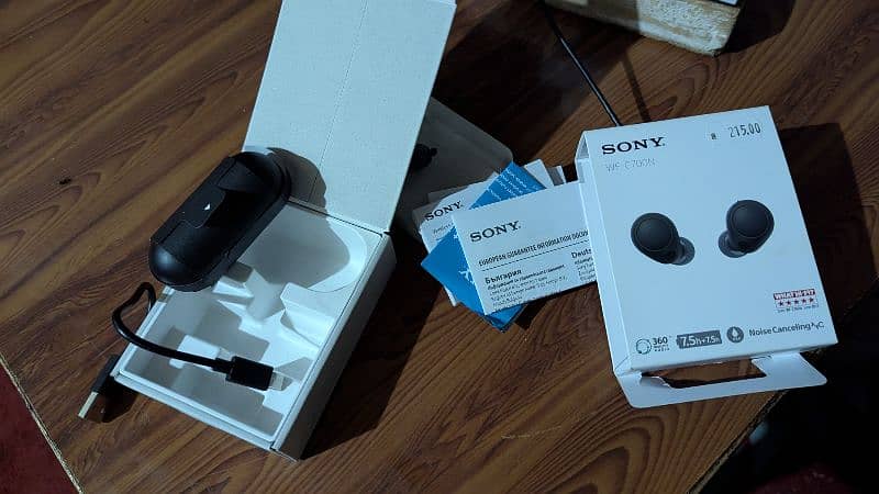 Sony earbuds WF-C700 5