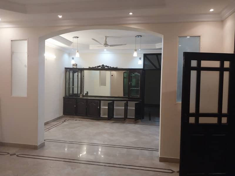 Highly-Desirable House Available In Wapda Town Phase 1 - Block D2 For Sale 3