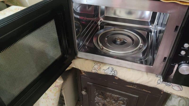 36 liter stainless steel body microwave for sale. 03289652709 4