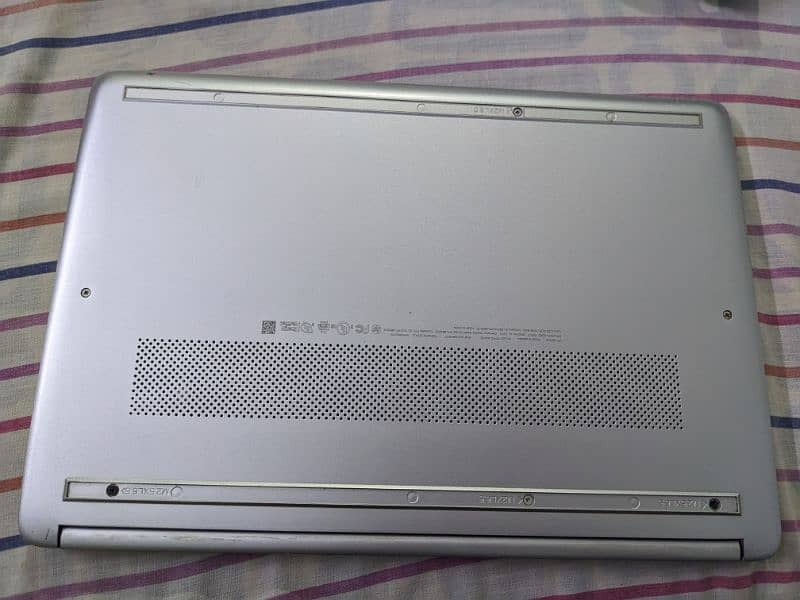 HP laptop AMD 3020e 11