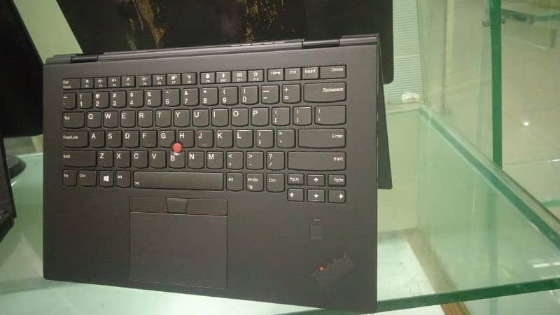 Lenovo thinkpad x1  Ci7 8gen 16gb ram 512 ssd 14" led touch with  Pen 2