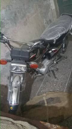 CG 125 2024 model New purchase but not use only 2500km Use