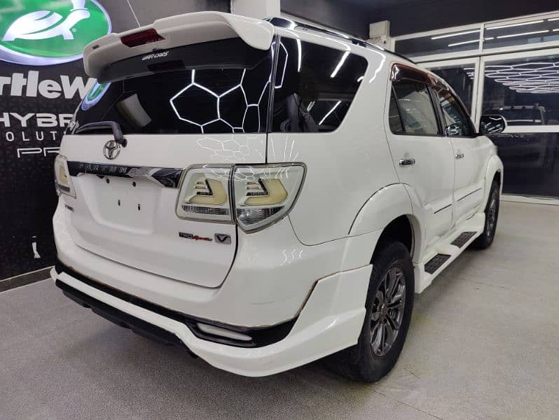 Toyota Fortuner 2014 9