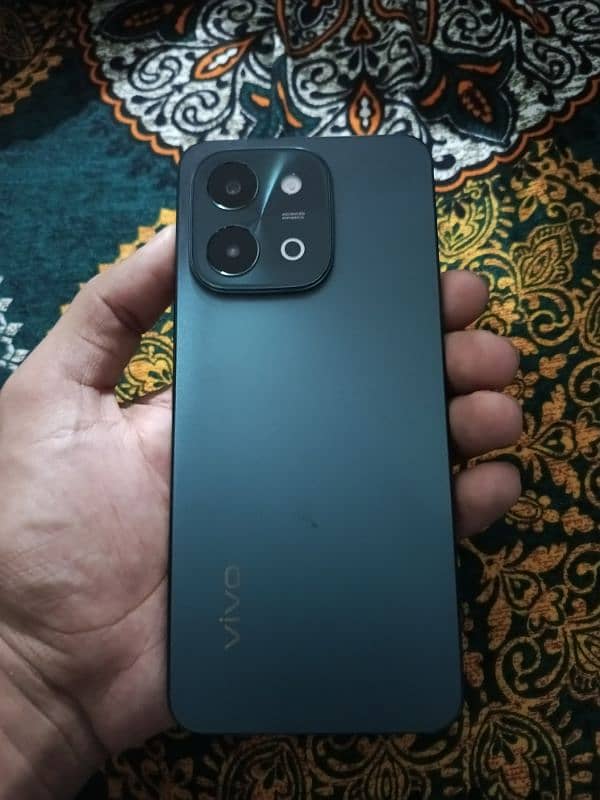 Vivo Y28 1