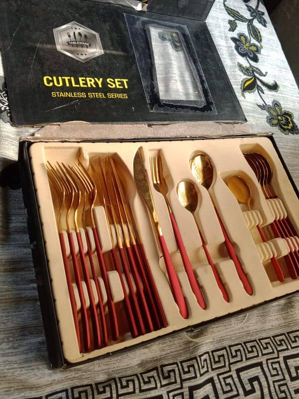 cutlery set  untouched  new condition 2