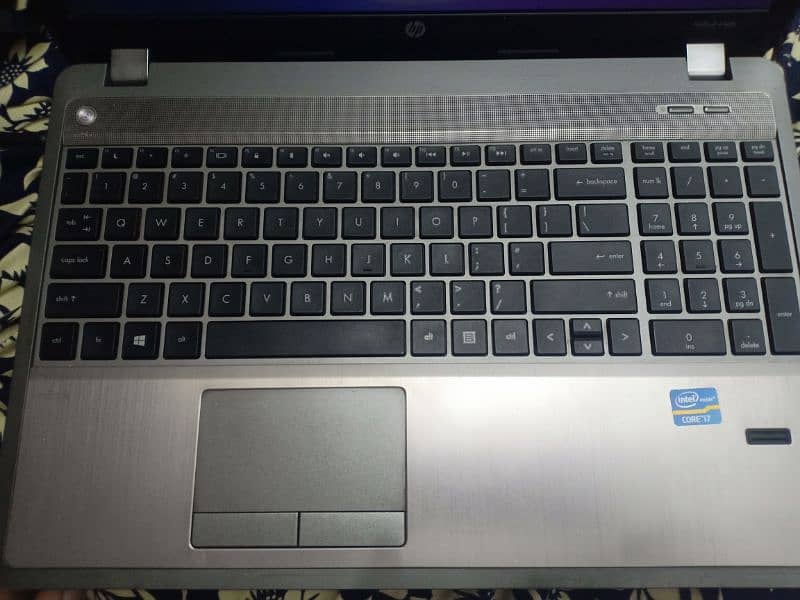 hp core i7 fingerprint 10/10 urgent sale 4