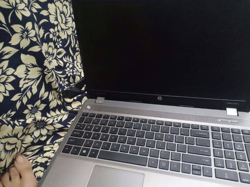 hp core i7 fingerprint 10/10 urgent sale 9