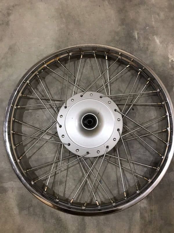 Suzuki GS 150 Front Wheel 2