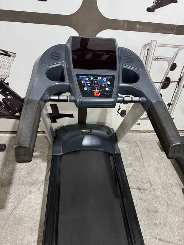 Running Treadmils Cycles Ellipticals Electric Machines 17