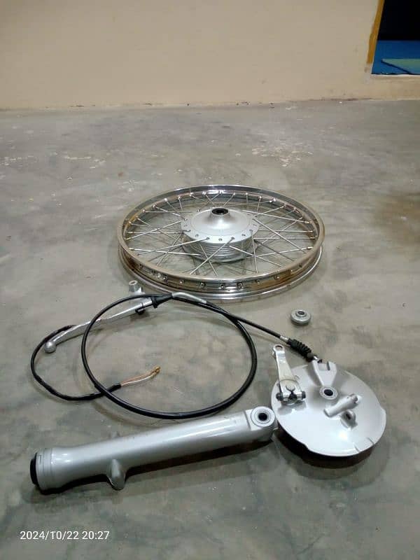 Suzuki GS 150 Front Wheel 0