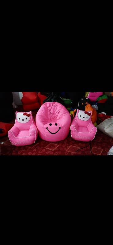 Smiley bean bag sofas 3