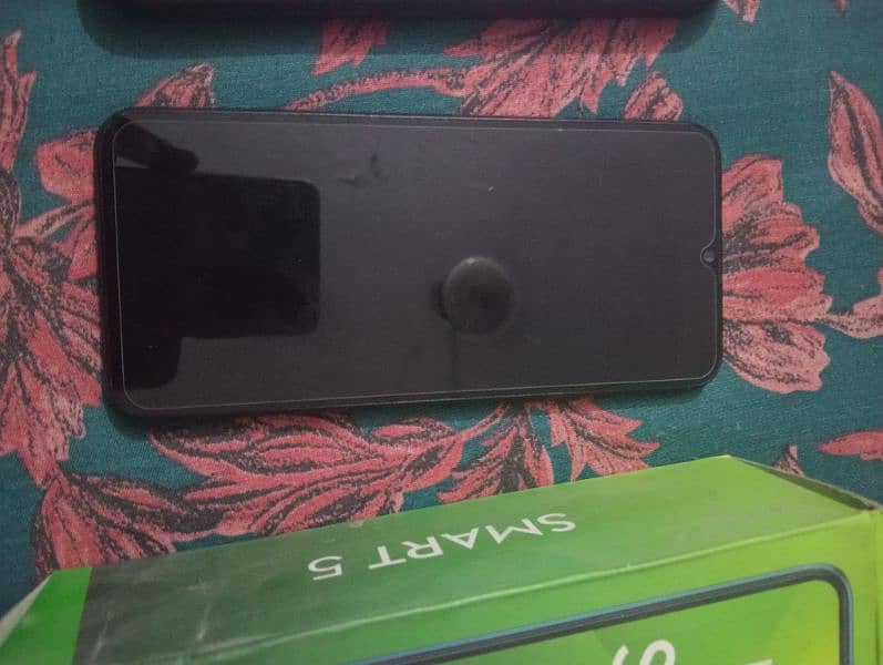 Infinix smart 5 like new lush condition with box charger 5