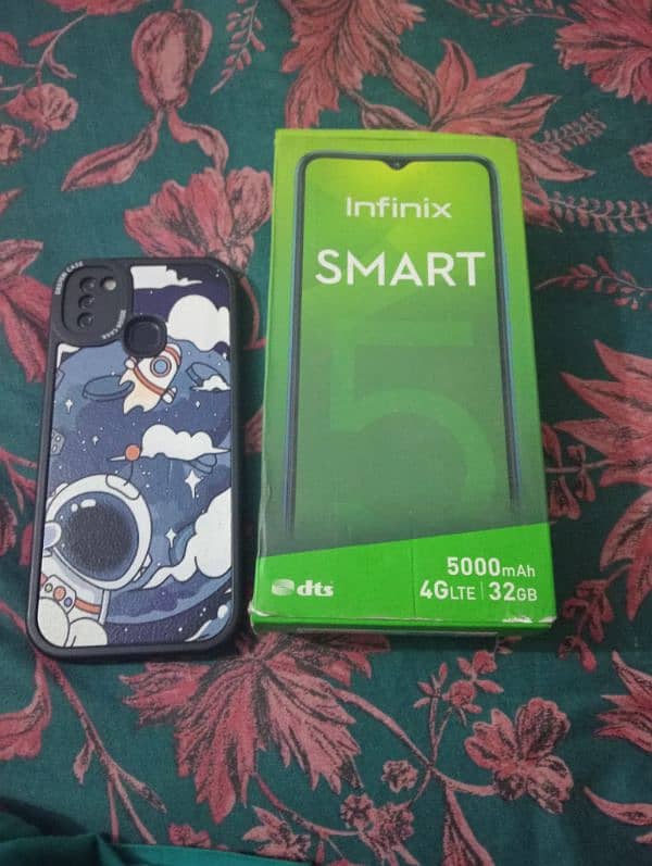 Infinix smart 5 like new lush condition with box charger 7