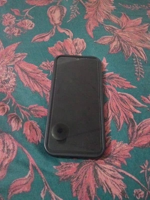 Infinix smart 5 like new lush condition with box charger 9