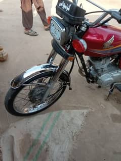 125cc Honda bike Available