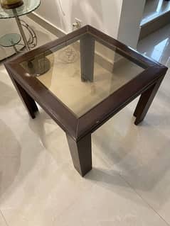 1 centre table with 2 side tables.