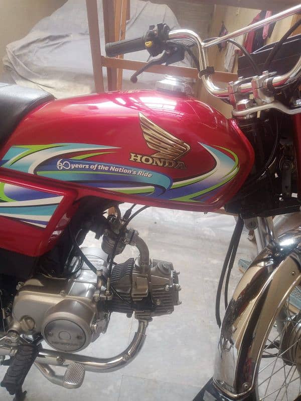 Honda  CD70 2