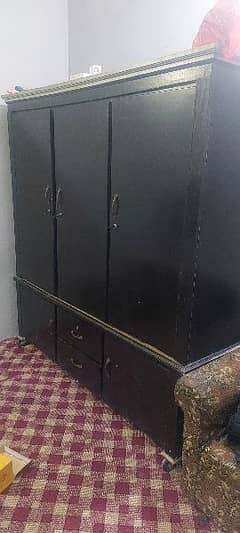 Cupboard/ Wardrobes