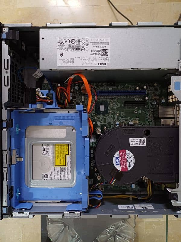 Dell Optiplex 7020 2