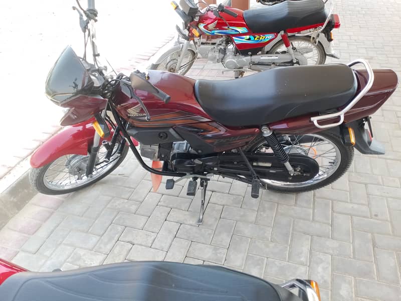 Honda 100 condition neat and clean 2022/2023 modal 1