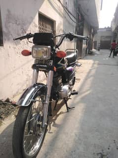 honda 125 black colour