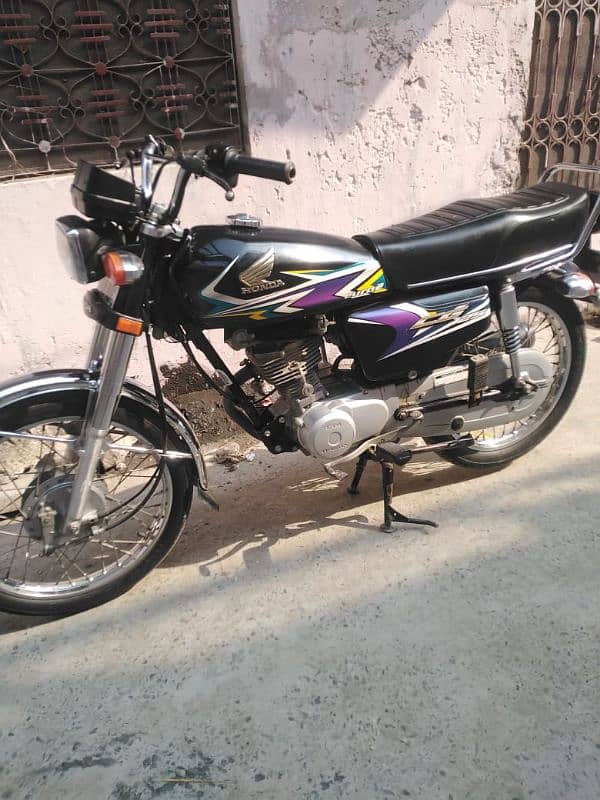 honda 125 black colour 1