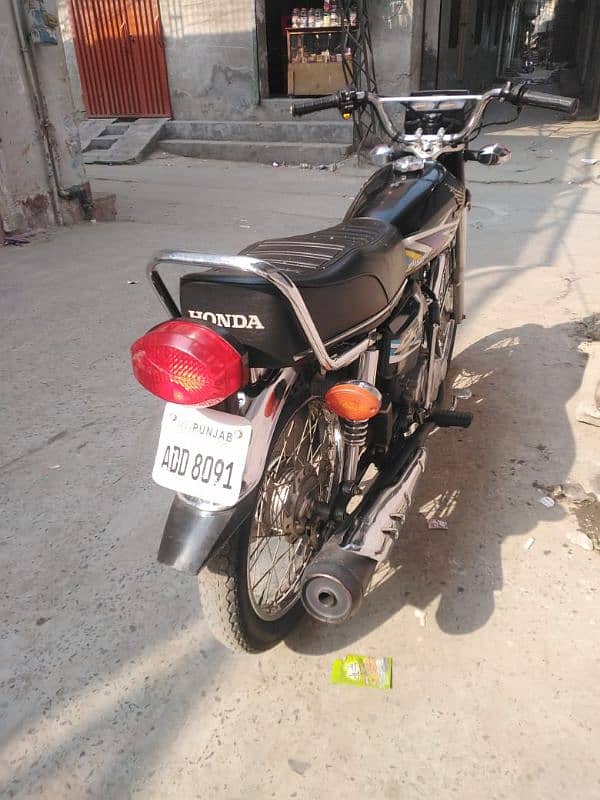 honda 125 black colour 5