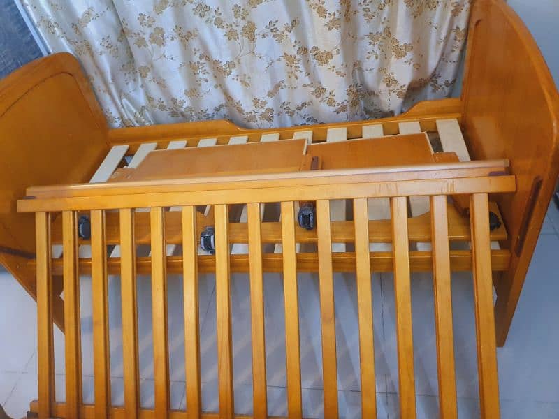 zubaidas 2 in 1 baaby cot 2