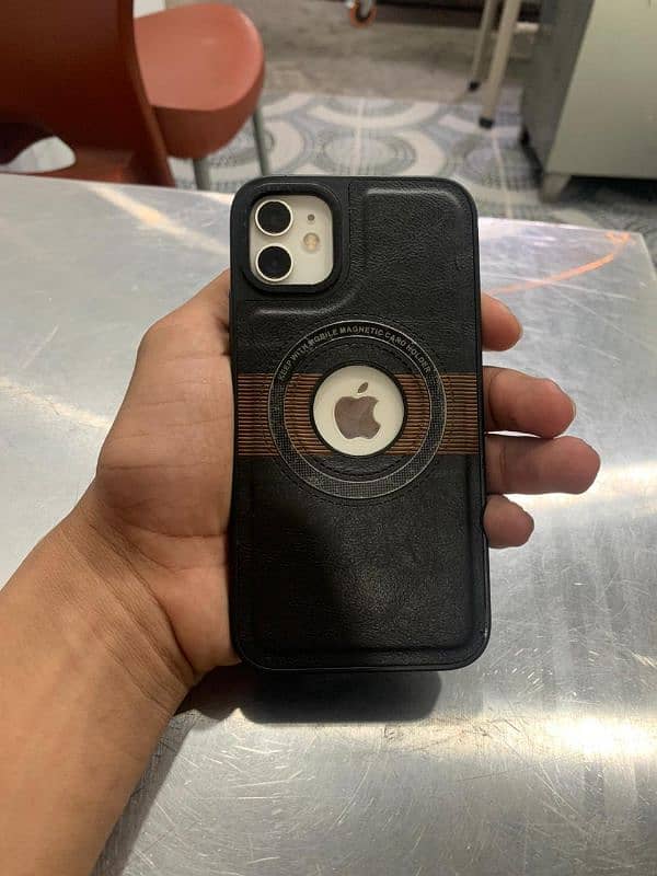 IPhone 11 jv 64GB health84% urgent sale. 8