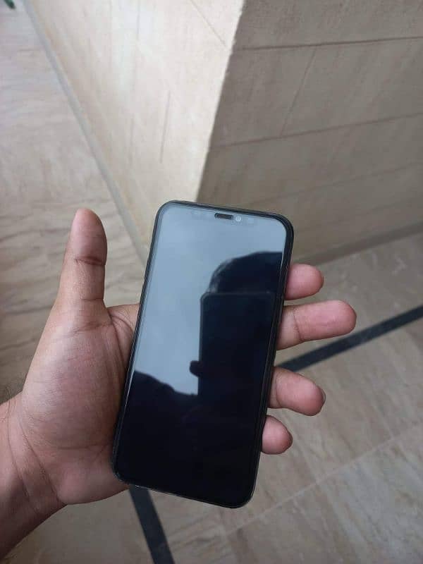 I phone 11 pro 64GB Factory unlocked 1