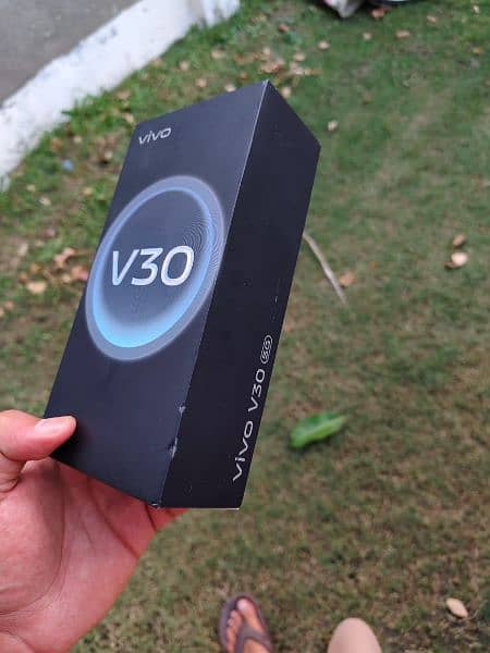 VIVO V30 5G Full Box Original 6month warranty available 6