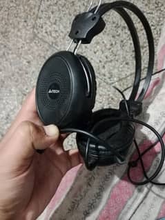 headphone 4tech company