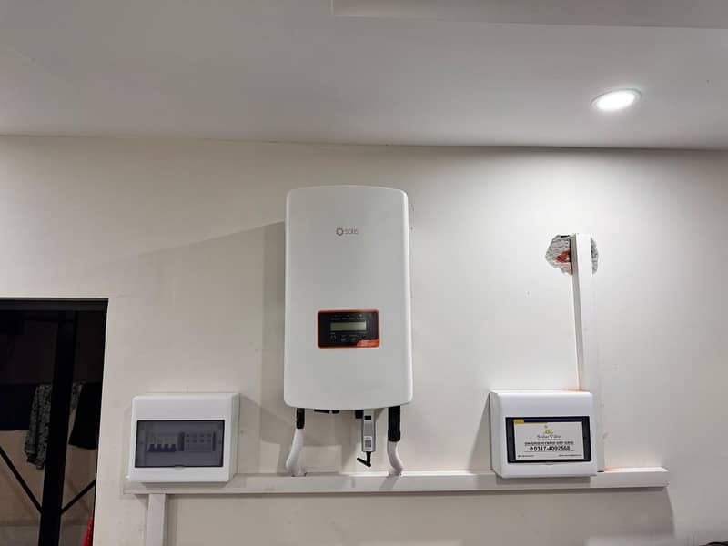 Solar Inverters Hybrid On Grid Off Grid inverter available for sale 2