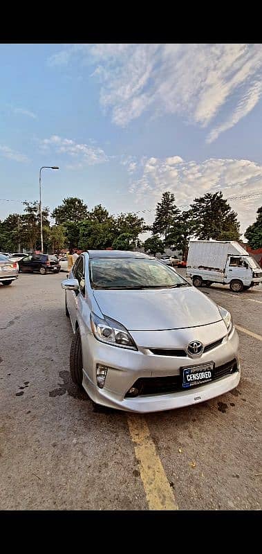 Toyota Prius s touring 2014 2