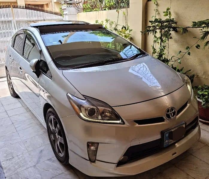 Toyota Prius s touring 2014 4