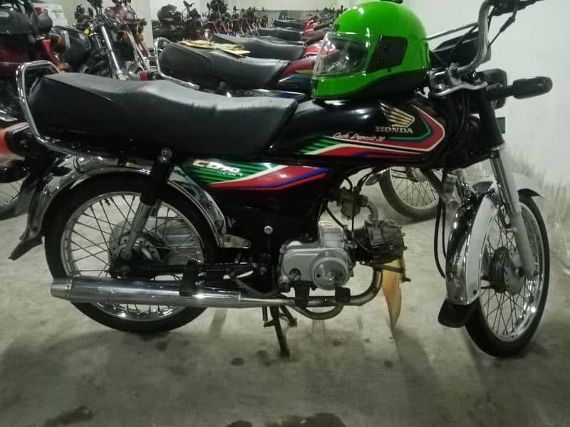 Honda CD 70 for sale Model 2017, Faisalabad Registration. 3