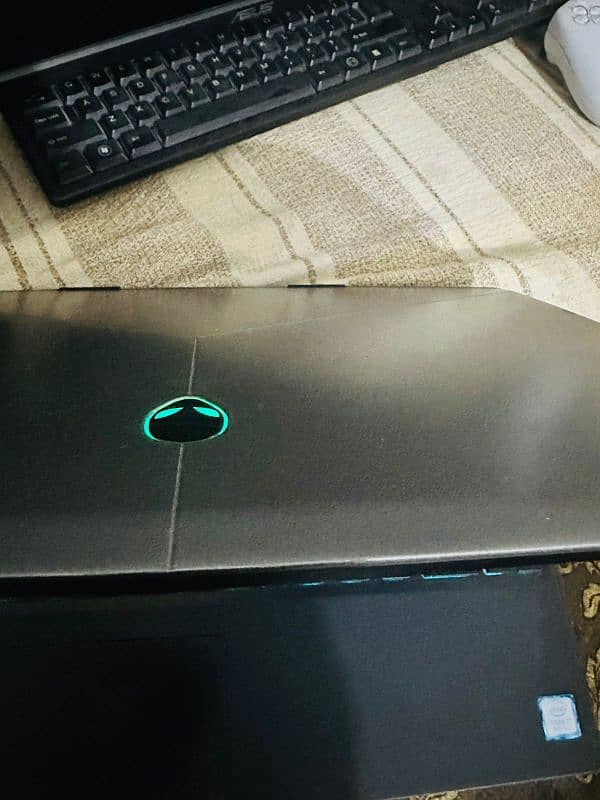 Alienware M15 - Core i7 -8th gen Gaming Laptop 3